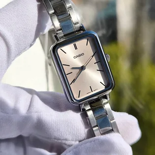 Часы женские Casio Timeless Collection LTP-V009D-4E