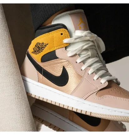 Кроссовки женские Air Jordan 1 Mid Se Particle Beige Brown DD2224-200