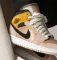 Кроссовки женские Air Jordan 1 Mid Se Particle Beige Brown DD2224-200