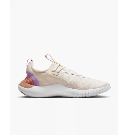 Кросівки жіночі Nike Free Rn Nn Beige DX6482-800