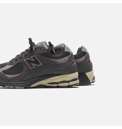 Кросівки чоловічі New Balance 2002R Grey M2002RGV