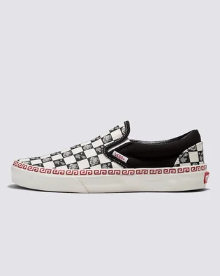 Кеды женские Vans Year Of The Rabbit Classic Slip-On Shoe Beige VN0A5JLXBMA