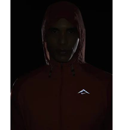 Ветровка мужская Nike Trail Aireez Orange FN4002-846
