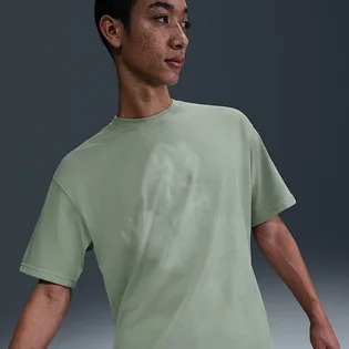 Футболка чоловіча Nike Sportswear Green HJ0778-370