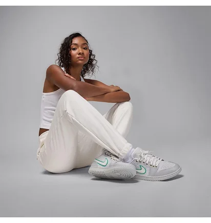 Кросівки жіночі Air Jordan Wmns 1 Low Se White IH3369-077
