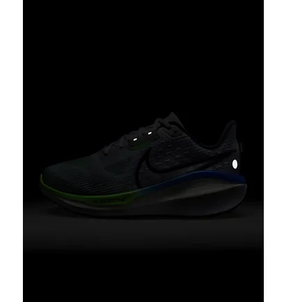 Кросівки чоловічі Nike Vomero 17 Road Running Shoes White FB1309-100