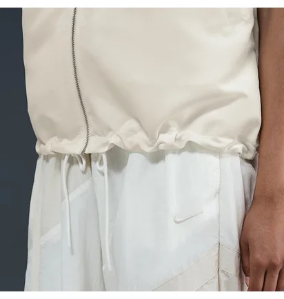 Жилетка женская Nike Sportswear Windrunner White HV2472-133