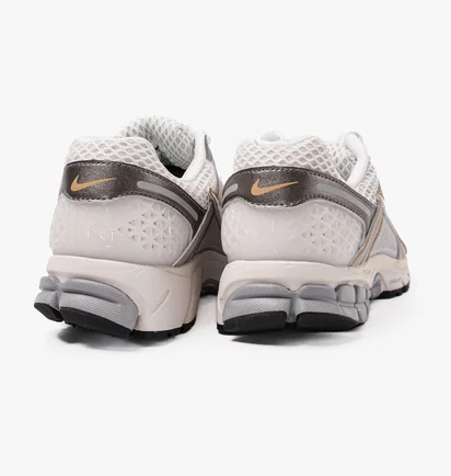 Кроссовки мужские Nike Zoom Vomero 5 Platinum Tint Running Shoe Metallic/White HJ7247-099