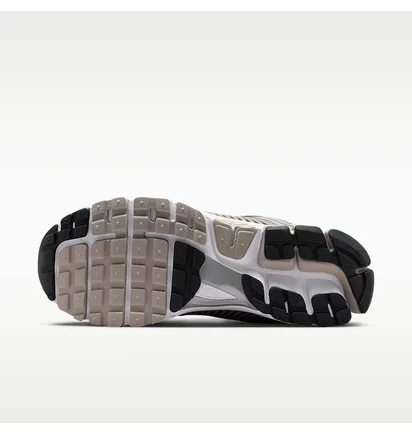 Кросівки чоловічі Nike Zoom Vomero 5 Grey FJ4151-007