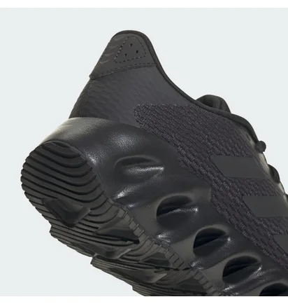 Кроссовки мужские Adidas Switch Run M Black IF5718