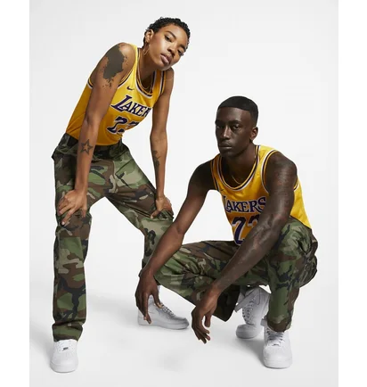 Майка унисекс Nike Lebron James Lakers Icon Edition Nba Swingman Jersey Yellow AA7099-741