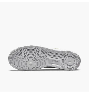 Кроссовки женские Nike Air Force 1 07 WomenS Shoes White DM2876-100