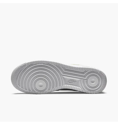 Кроссовки женские Nike Air Force 1 07 WomenS Shoes White DM2876-100
