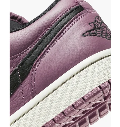 Кросівки жіночі Air Jordan 1 Low Se Violet DC7268-500