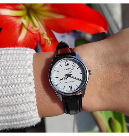 Часы женские Casio Timeless Collection LTP-V005L-7B2