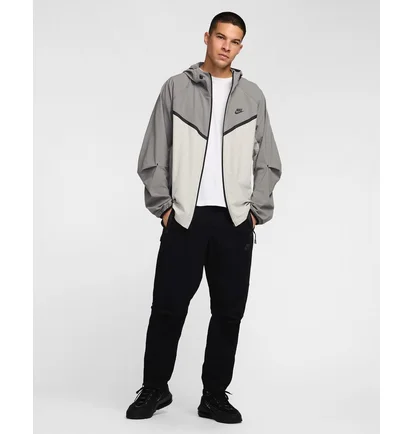 Штани чоловічі Nike Tech Black HM8241-010