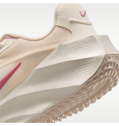 Кросівки жіночі Nike Aura Edge Beige HQ7025-100