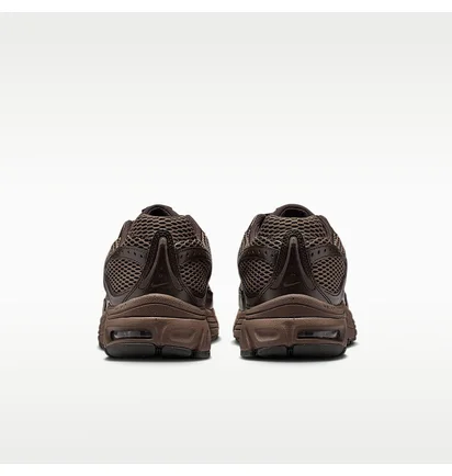 Кросівки чоловічі Nike Air Max Moto 2K Brown IO9279-200