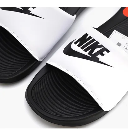 Мужские тапочки Nike Victori One Slide Black/White CN9675-005