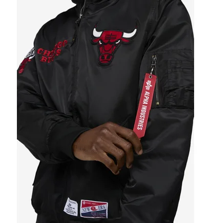 Бомбер мужской Alpha Industries Chicago Bulls Black 60564085