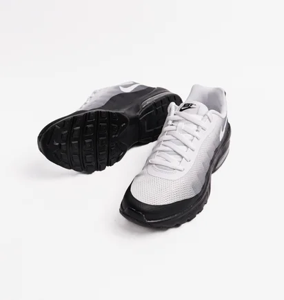 Кроссовки мужские Nike Air Max Invigor White Black 749688-010