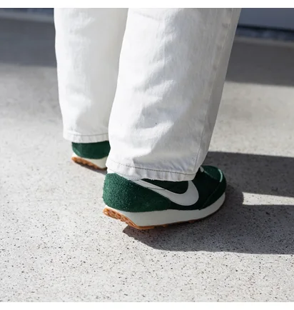 Кросівки жіночі Nike Daybreak Vintage Fir Green DX0751-301