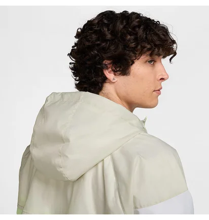 Вітровка чоловіча Nike Nsw Heritage Windrunner Multi DA0001-701