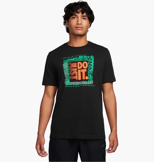 Футболка мужская Nike Sportswear T-Shirt Black FQ3772-010