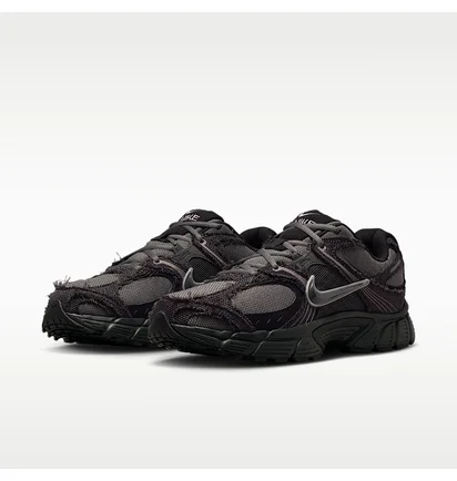 Кросівки чоловічі Nike V5 Rnr MenS Shoes Grey/Metallic IQ0613-060