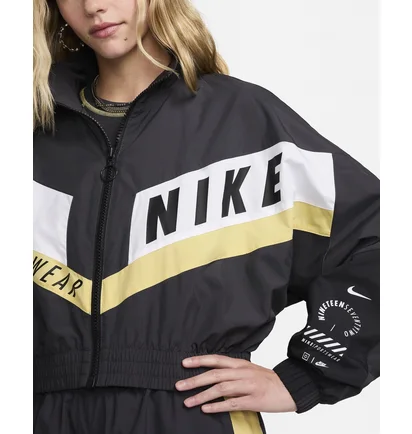 Олимпийка женская Nike Sportswear Woven Jacket Black HF5956-070