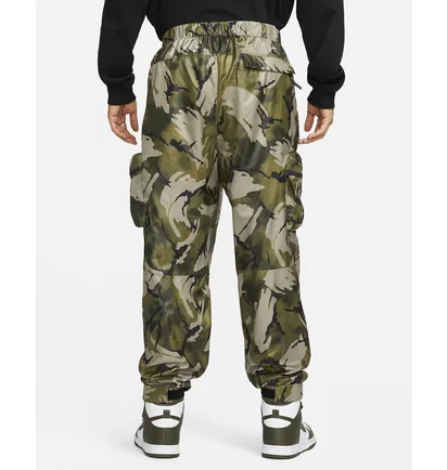 Штани чоловічі Nike Sportswear Tech Pack Camo/Green Dv4470-351