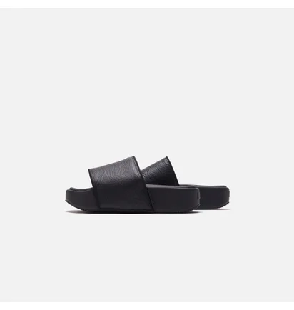 Тапочки унисекс Adidas Slide Black GW8631
