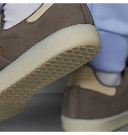 Кроссовки унисекс Adidas Samba Shoes Brown IG9680