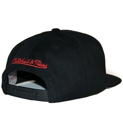 Кепка унисекс Mitchell & Ness Nba Wool Solid Snapback Rockets Black 6HSSS21HW051-HROBLCK
