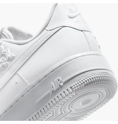 Кросівки жіночі Nike Air Force 1 Low Roses White HF2016-100