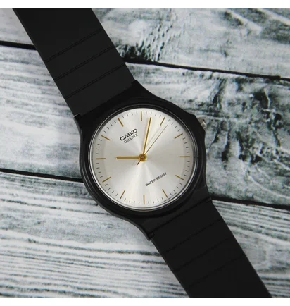 Годинник чоловічий Casio Timeless Collection L MQ-24-7E2