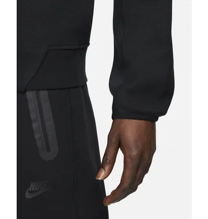 Свитшот мужской Nike Sportswear Tech Fleece Black FB7916-010