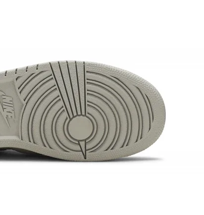 Кросівки жіночі Air Jordan 1 Rebel Xx White/Grey AR5599-200