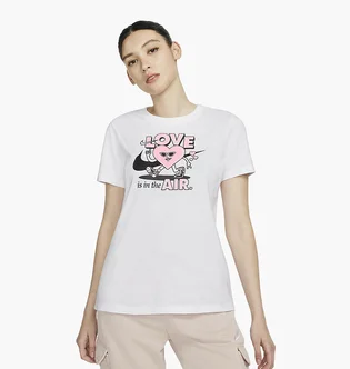 Футболка жіноча Nike Sportswear White DN5878-100