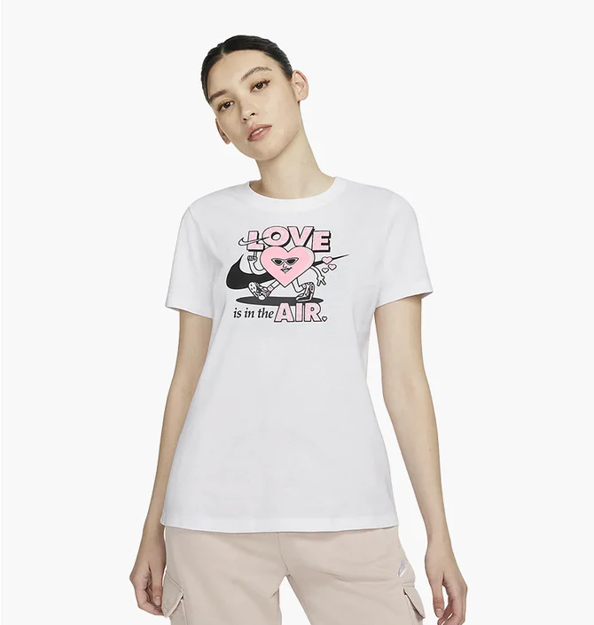 Футболка женская Nike Sportswear White DN5878-100