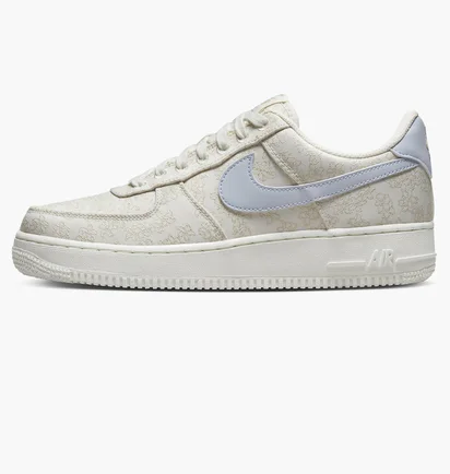 Кросівки жіночі Nike Air Force 1 07 Se Beige DR6402-900