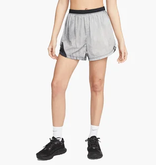 Шорты женские Nike Dri-Fit Repel WomenS Mid-Rise 3 Brief-Lined Trail Running Shorts With Pockets Grey DX1021-010