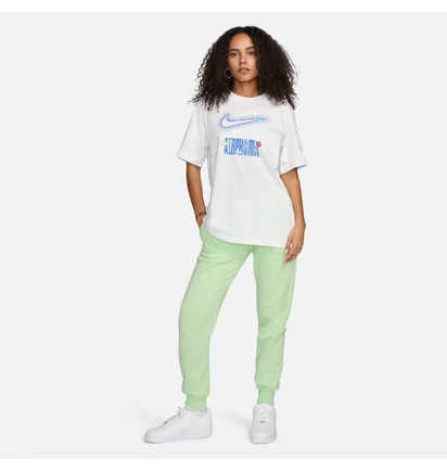 Футболка женская Nike W Nsw Tee Oc2 Bf Festival White FV4262-100