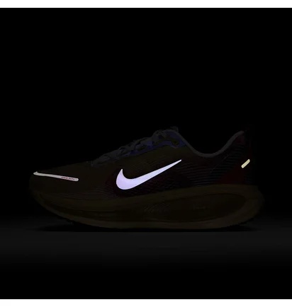 Кросівки чоловічі Nike Vomero 18 Yellow IH3576-999