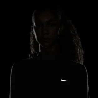 Лонгслів жіночий Nike W Swift Elmnt Dri-Fit Uv Hd Lng Violet FB5313-536
