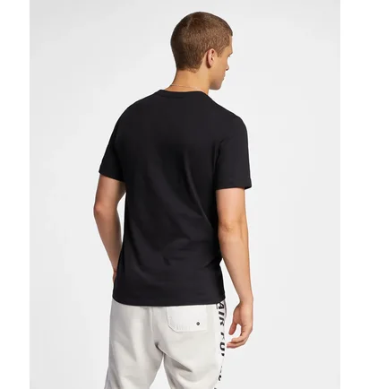 Футболка мужская Nike M Tee Black DX1985-010