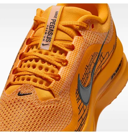 Кросівки чоловічі Nike Pegasus Premium L V8 MenS Road Running Shoes Orange IH3256-700