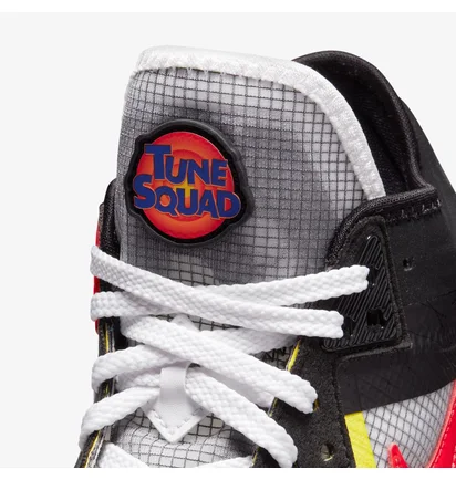 Кроссовки унисекс Nike Lebron 18 Low “Sylvester Vs Tweety” Multi CV7562-103