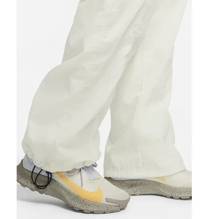Штаны женские Nike Sportswear Woven Cargo Pants White FN7696-020