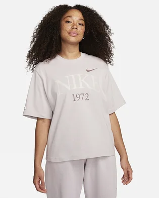 Футболка женская Nike T-Shirt Sportswear Classic Grey FQ6600-019
